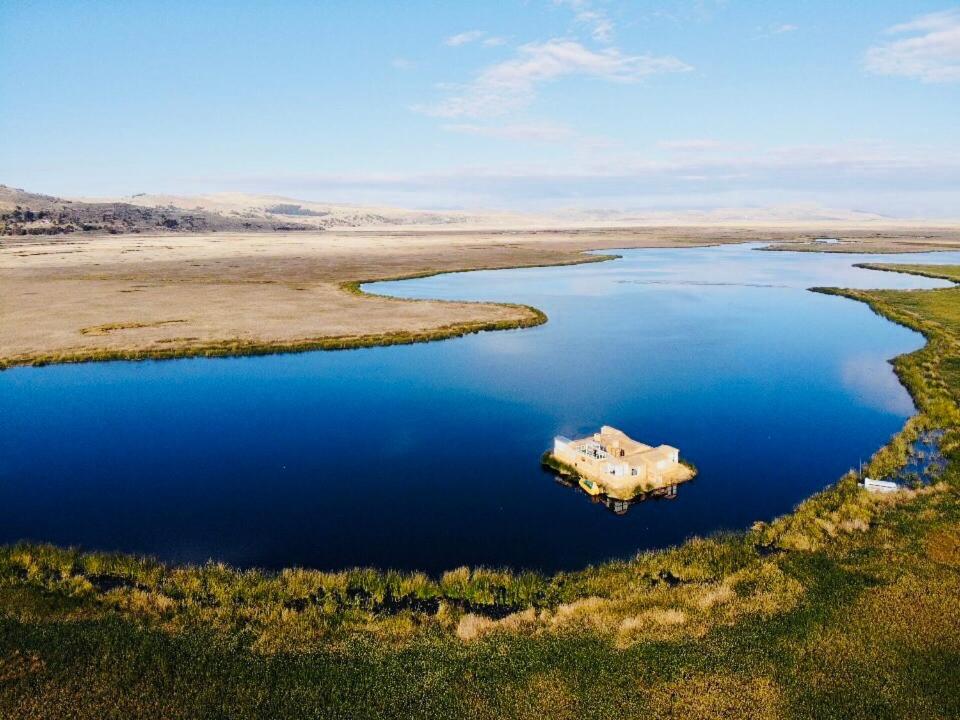 Qhapaq Lago Titicaca - Peru Puno Buitenkant foto